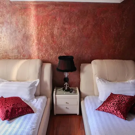Hotel Carmen Shkoder