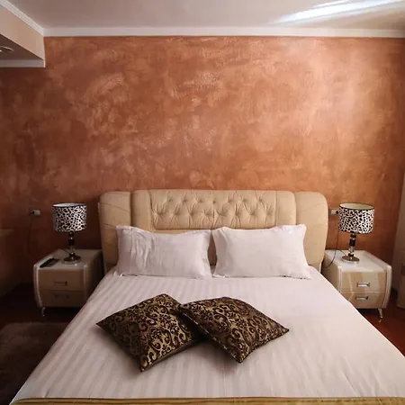Carmen Otel