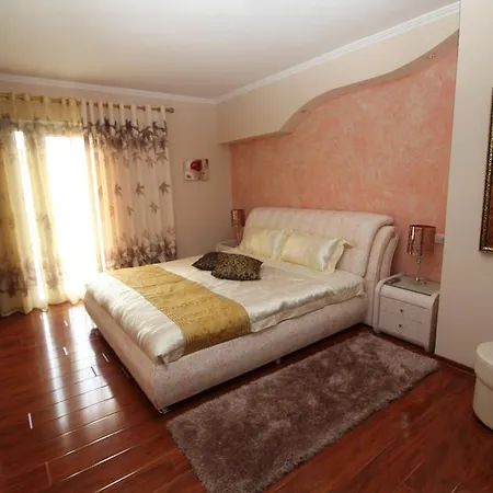 Carmen Hotel 3*