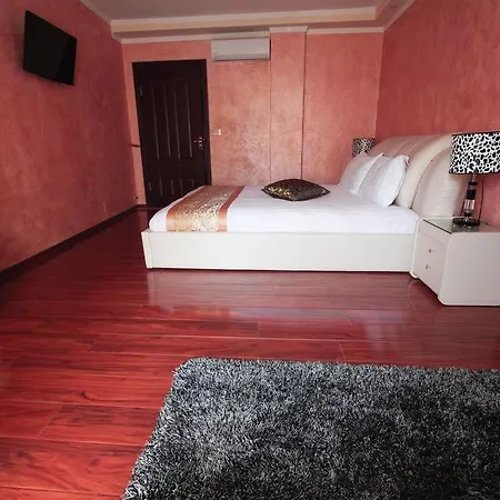 Carmen Hotel 3*
