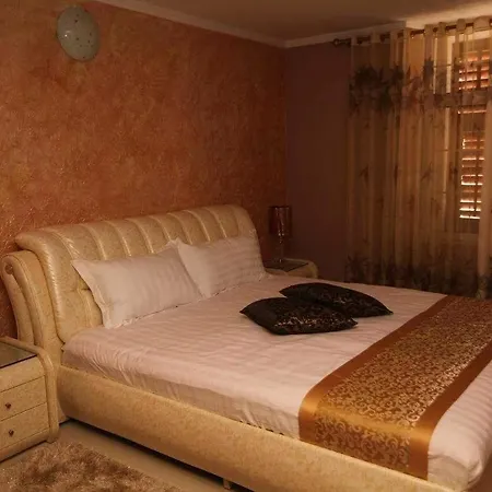 Hotel Carmen Shkoder